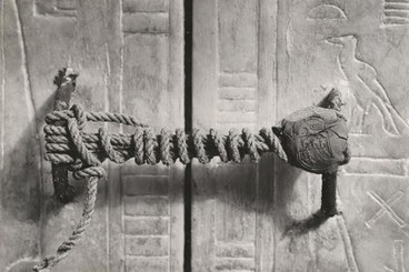 Unbroken seal Tutankhamun tomb